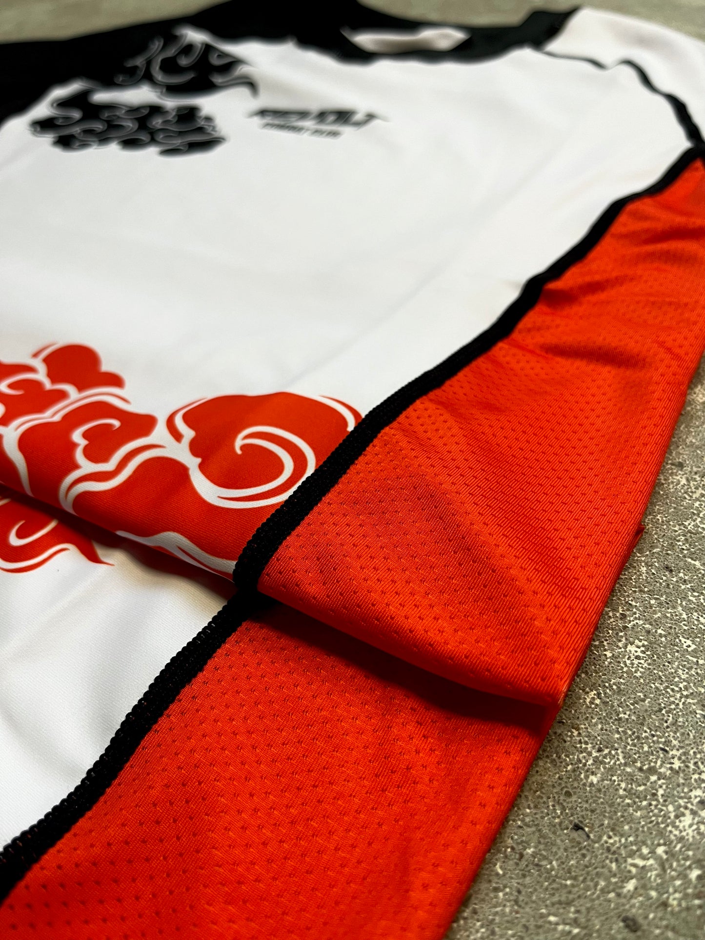 Revolt White CLOUD Rashguard